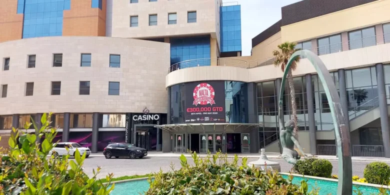 SiGMA Poker Tour arrangeres igjen på Portomaso Casino på Malta. Dette populære stedet i St. Julians har lang erfaring med store pokerturneringer.