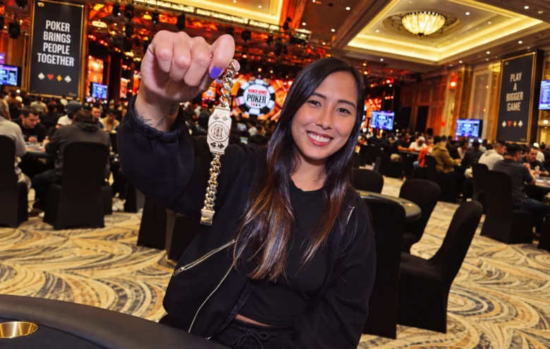 Barbara Akemi vinner WSOP-armbånd (WSOP 2025)