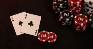 Tre ytterpunkter som hindrer pokerspillere i å gå opp i stakes