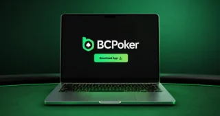 Noen pokerspillere foretrekker mobilspill, andre vil ha stor skjerm og flerbordsspill – best med desktop.